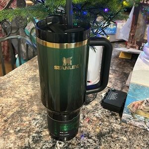 Stanley x Wicked Elphaba green shimmer - 40 oz tumbler.